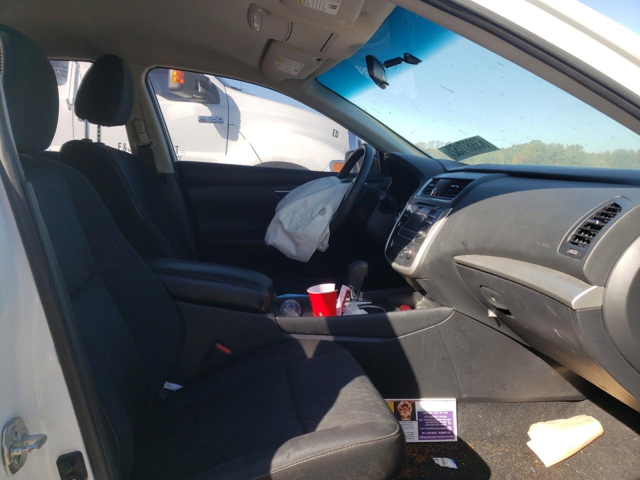 2018 Niss Altima 2.5 - Image 5