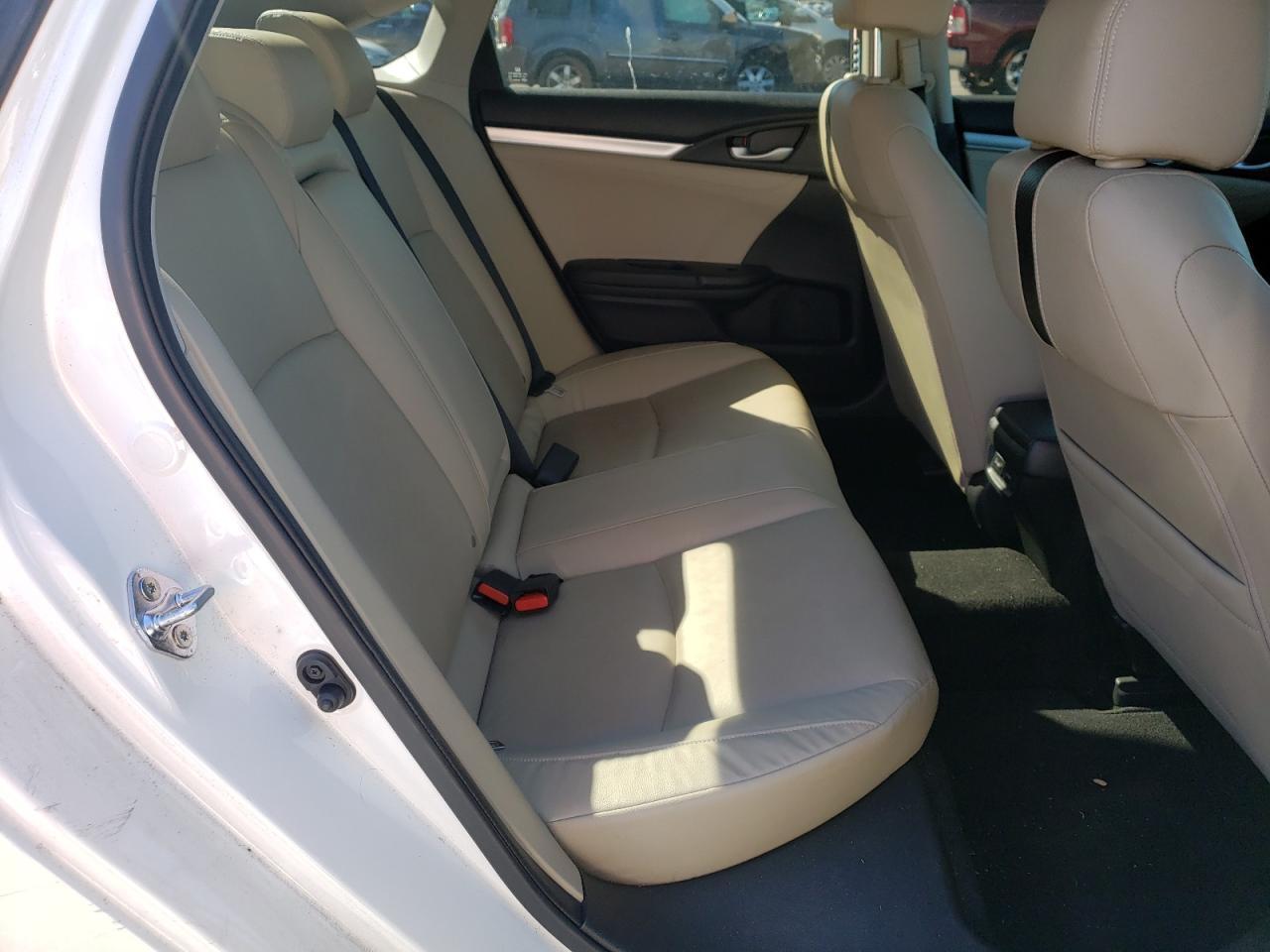 2018 Honda Civic Touring - Image 6