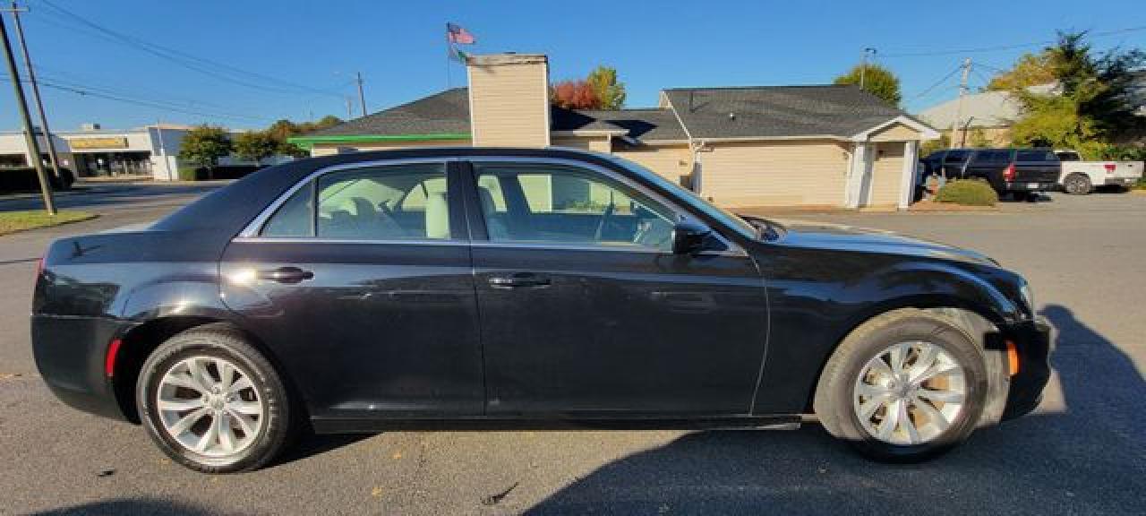 2015 Chrysler 300 Limited - Фото 5