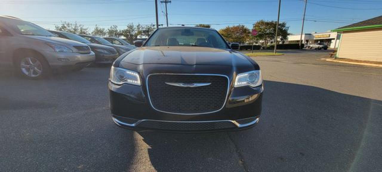 2015 Chrysler 300 Limited - Фото 3