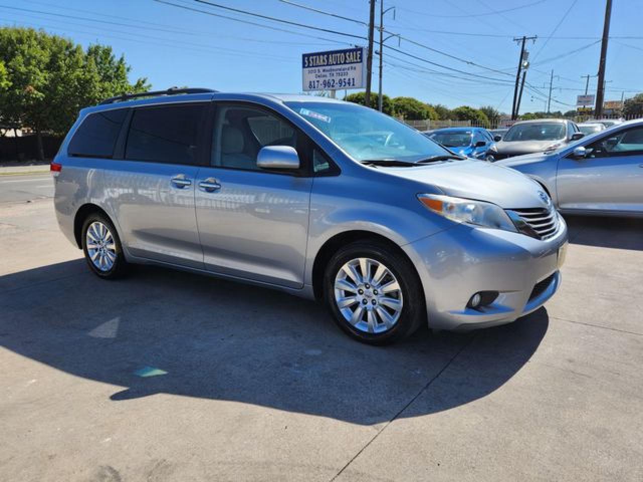 2011 Toyota Sienna Xle - Image 5