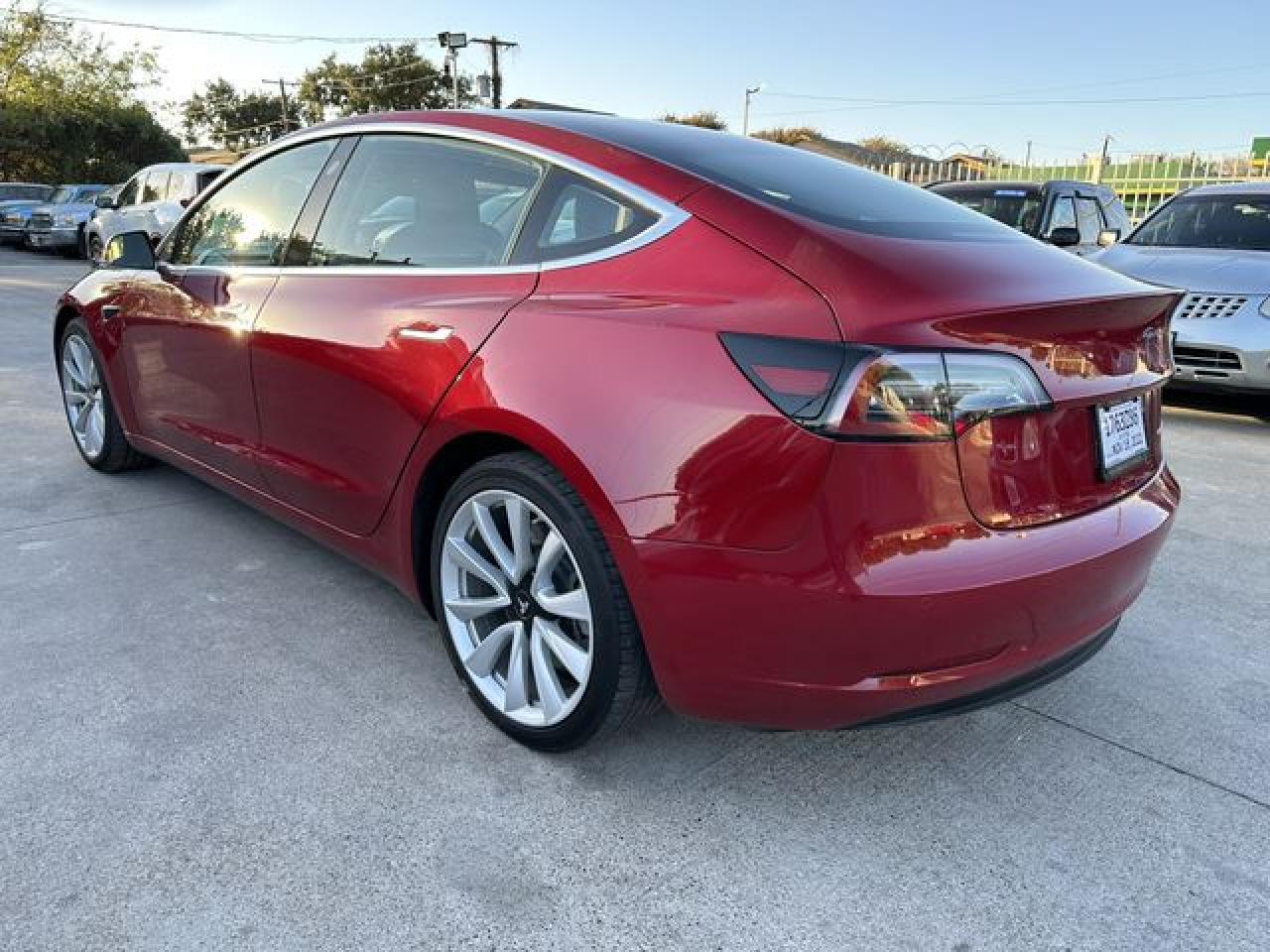 2018 Tesla Model 3 - Фото 4