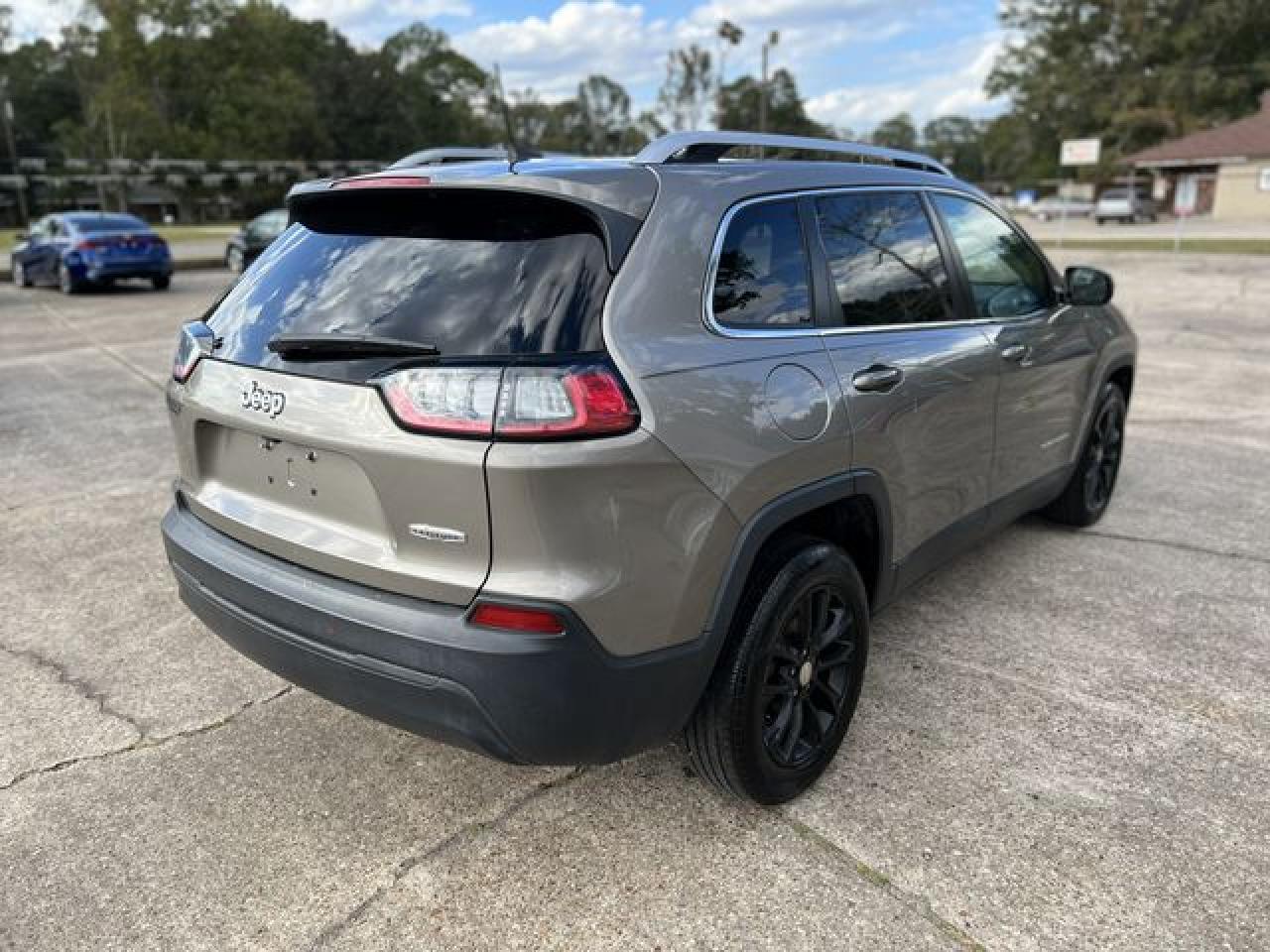 2019 Jeep Cherokee Latitude Plus - Фото 3