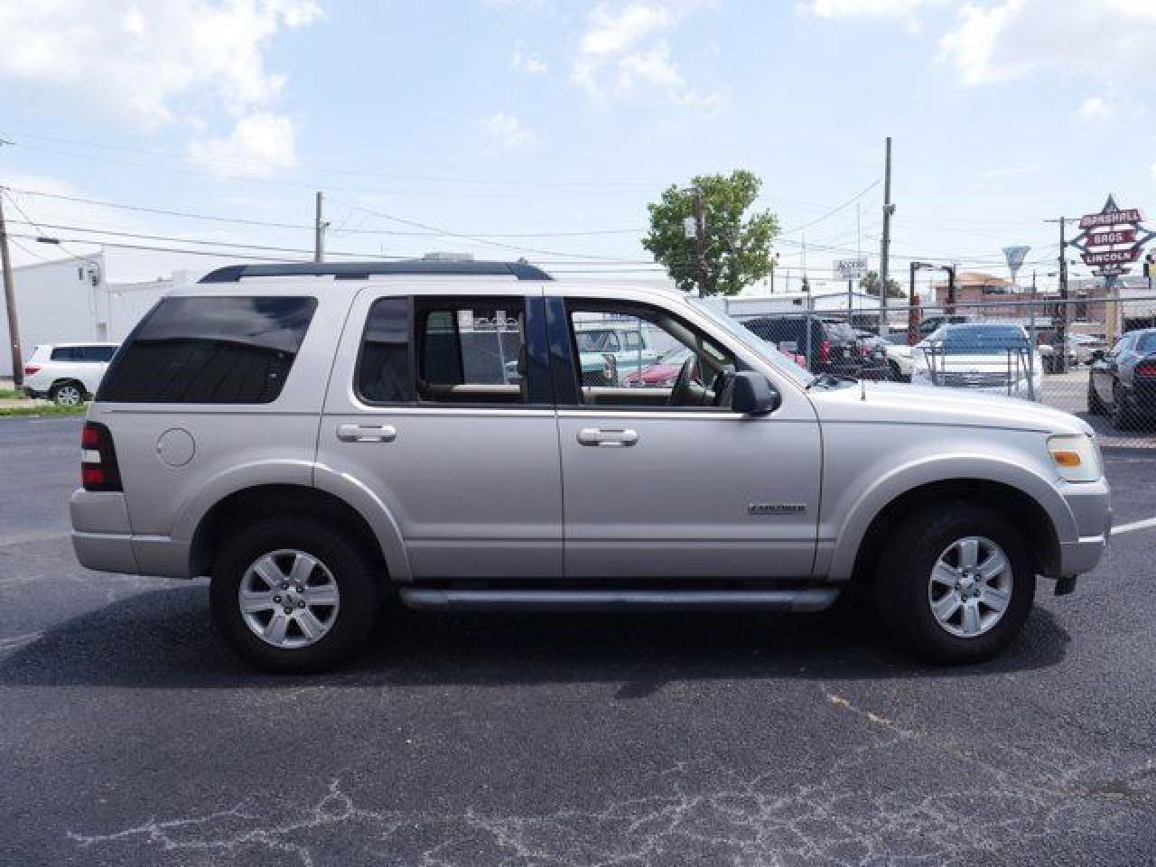 2007 Ford Explorer Xlt - Фото 4