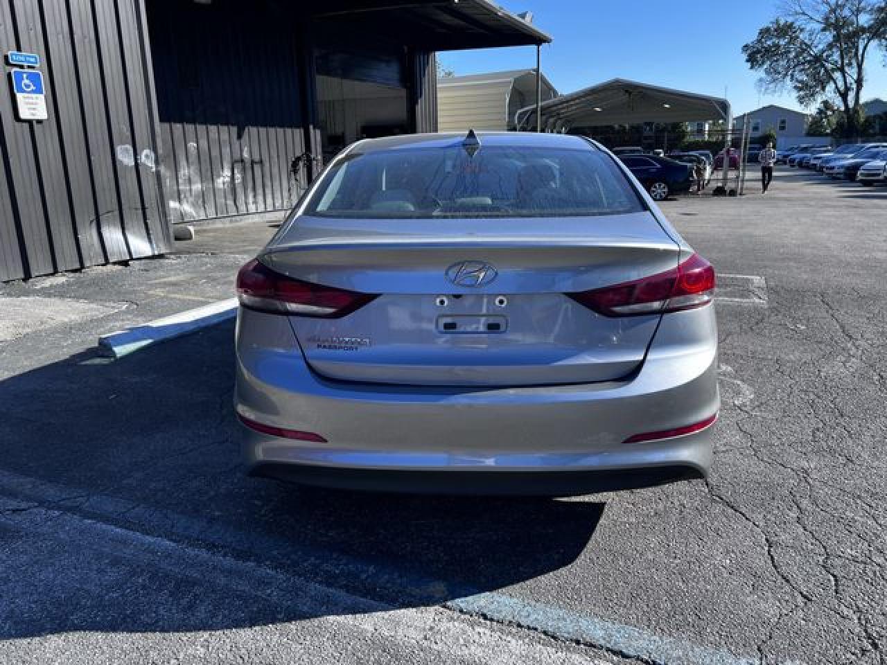 2017 Hyundai Elantra Se - Фото 6