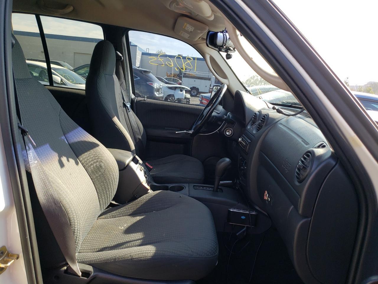 2002 Jeep Liberty Sport - Фото 5