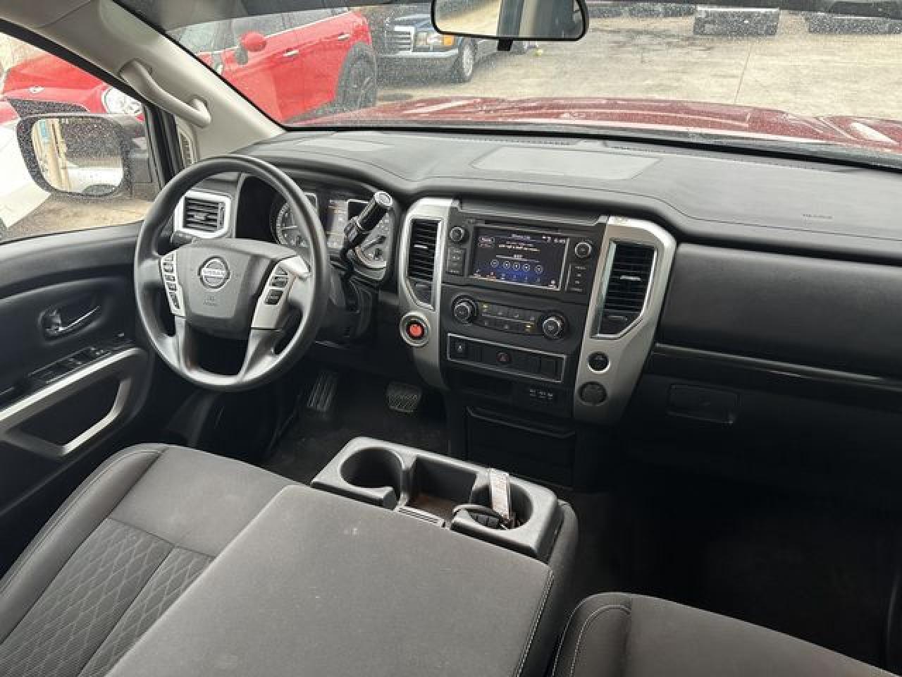 2019 Nissan Titan S - Фото 7