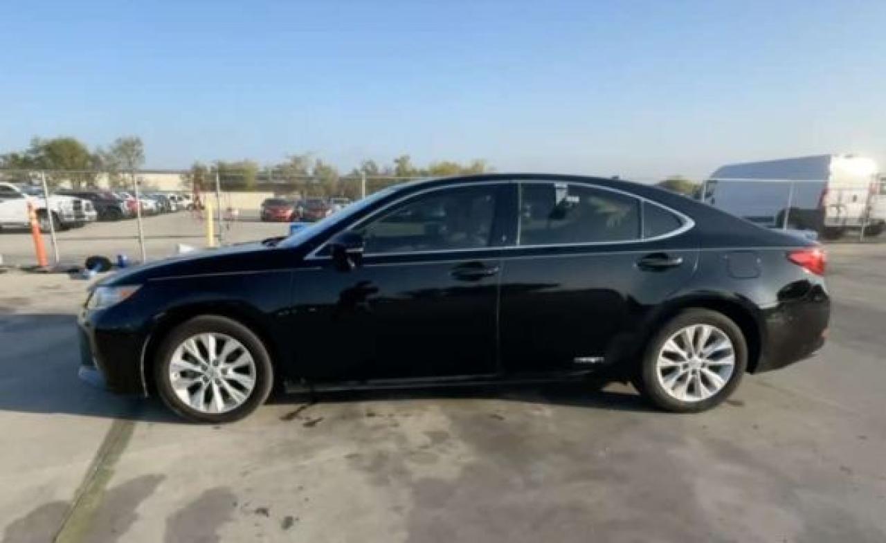 2014 Lexus Es 300H - Image 2