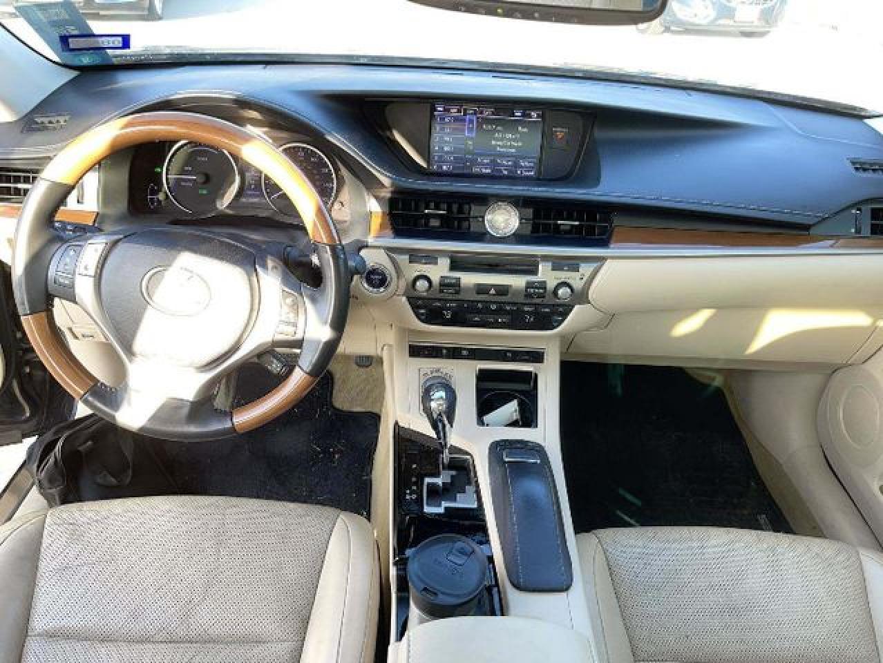 2014 Lexus Es 300H - Image 7