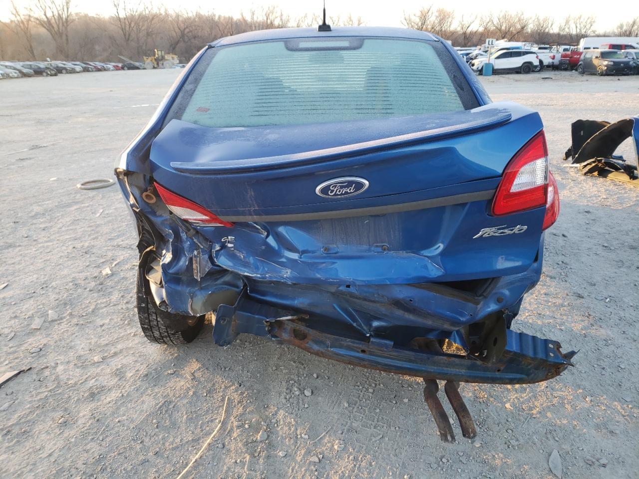 2011 Ford Fiesta Se - Фото 6