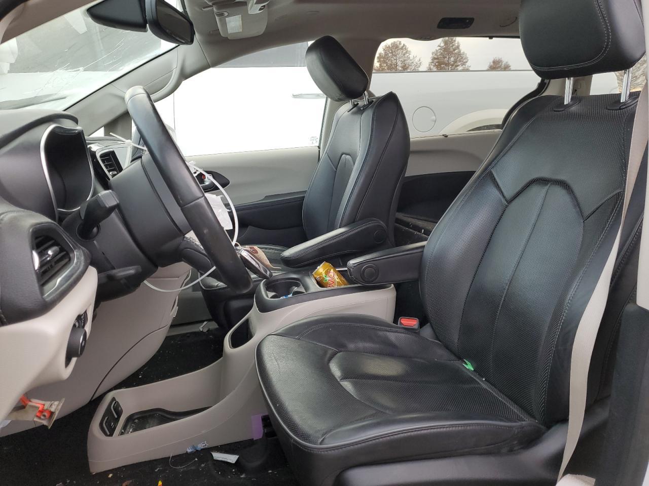 2020 Chrysler Pacifica Limited - Image 7
