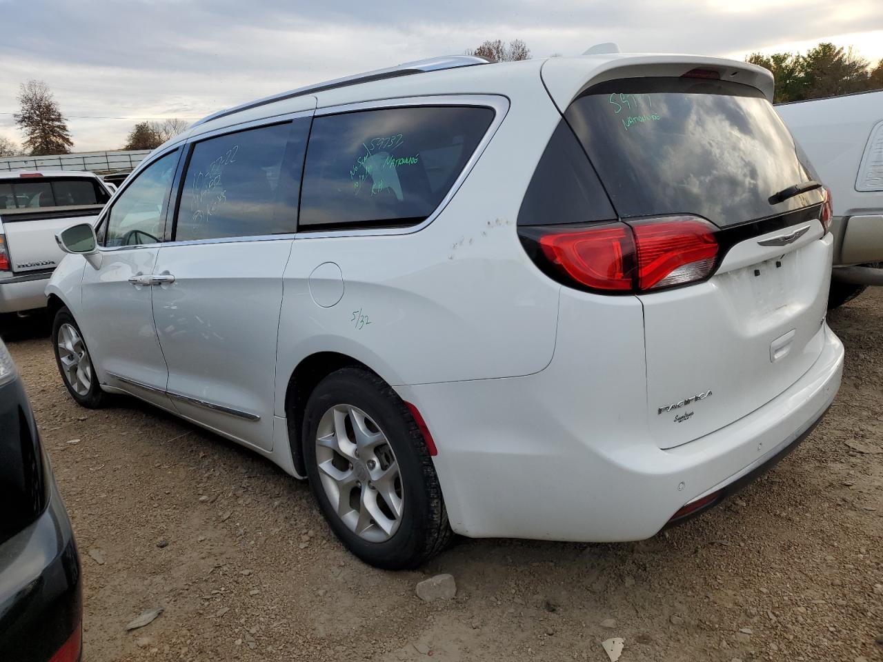 2020 Chrysler Pacifica Limited - Image 2