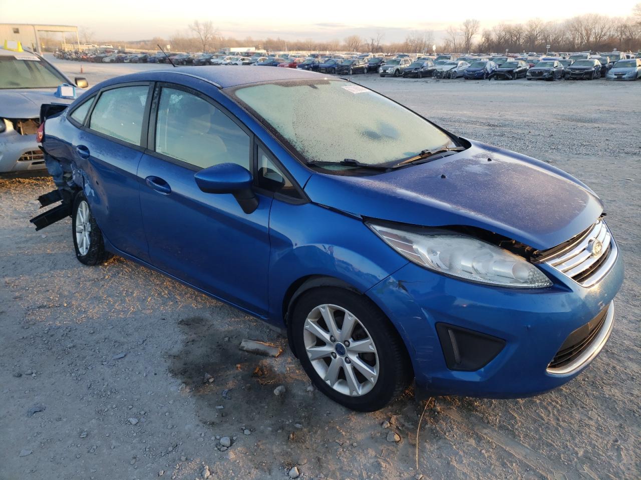 2011 Ford Fiesta Se - Фото 4