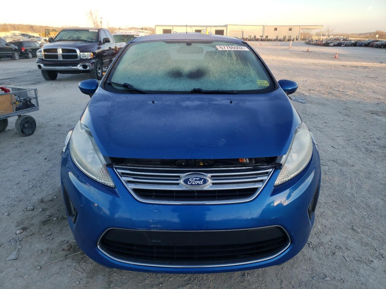 2011 Ford Fiesta Se - Фото 5