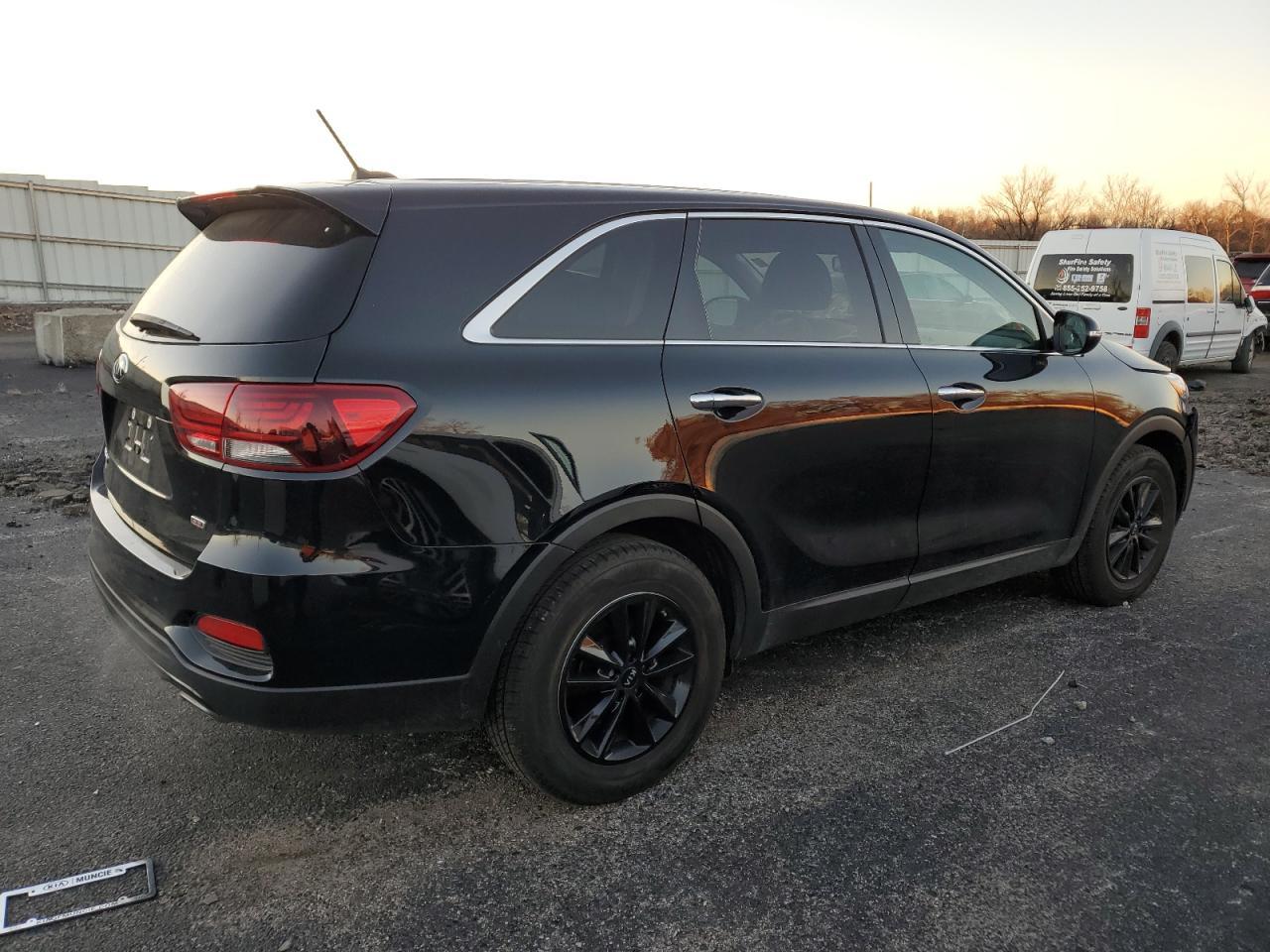 2020 Kia Sorento L - Image 3