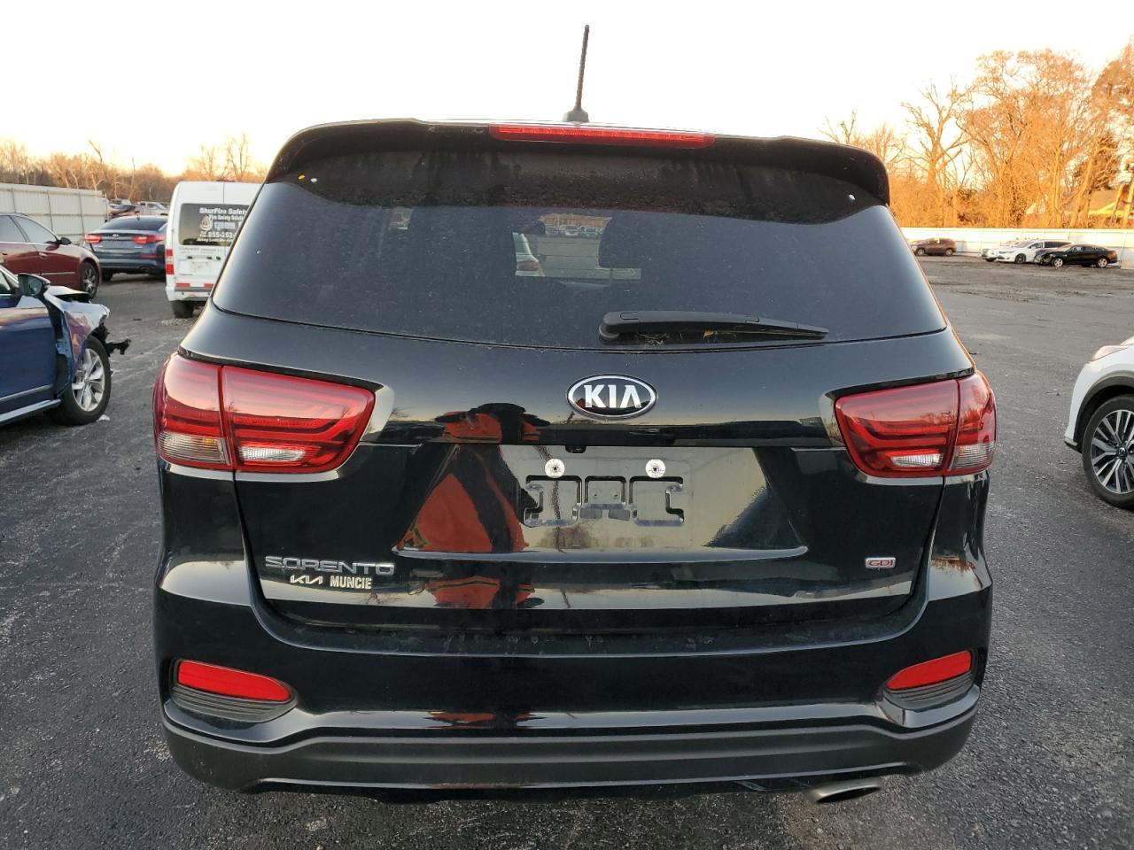 2020 Kia Sorento L - Image 6