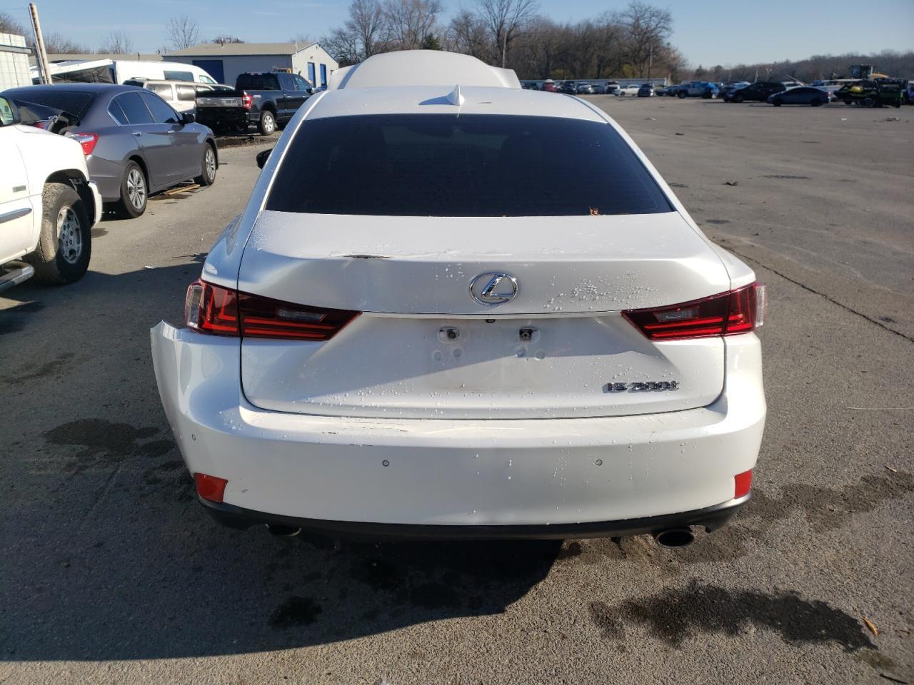 2016 Lexus Is 200T - Фото 6