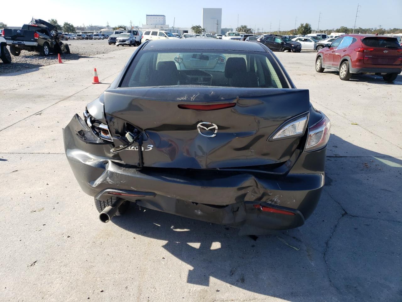 2011 Mazda 3 I - Image 6