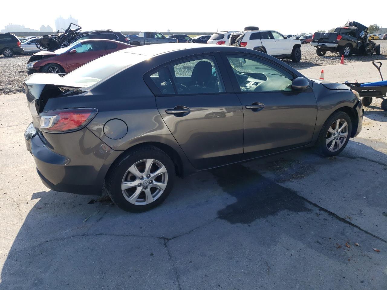 2011 Mazda 3 I - Image 3