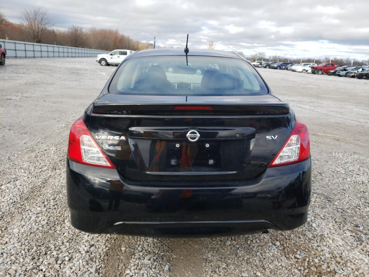 2019 Nissan Versa S - Фото 6