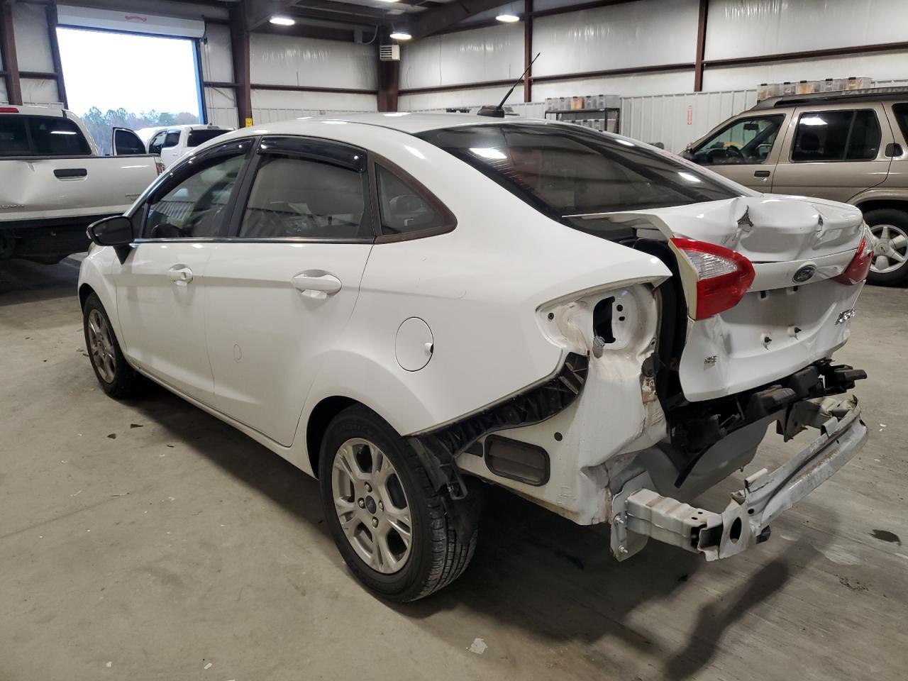 2014 Ford Fiesta Se - Image 2