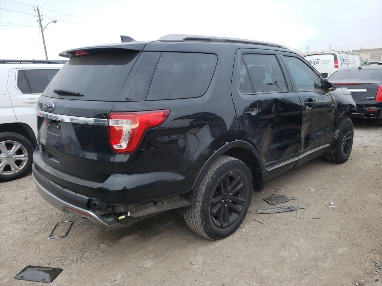 2017 Ford Explorer Xlt - Image 3
