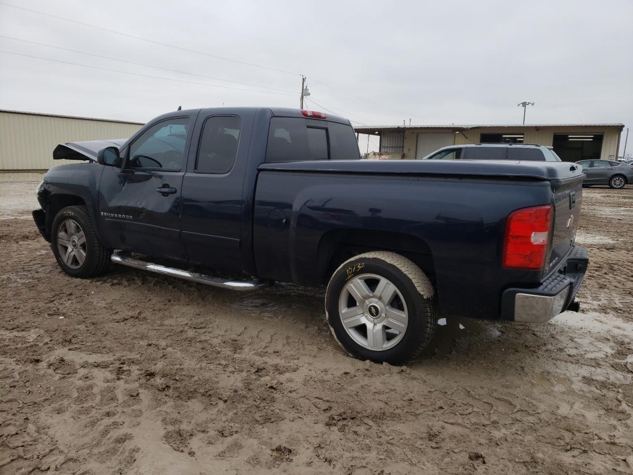 2008 Chevrolet Silverado C1500 - Image 2