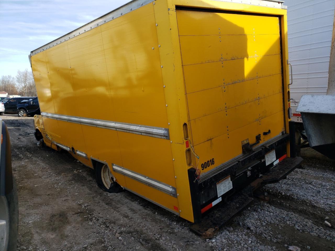 2014 GMC Savana Cutaway G3500 - Фото 3