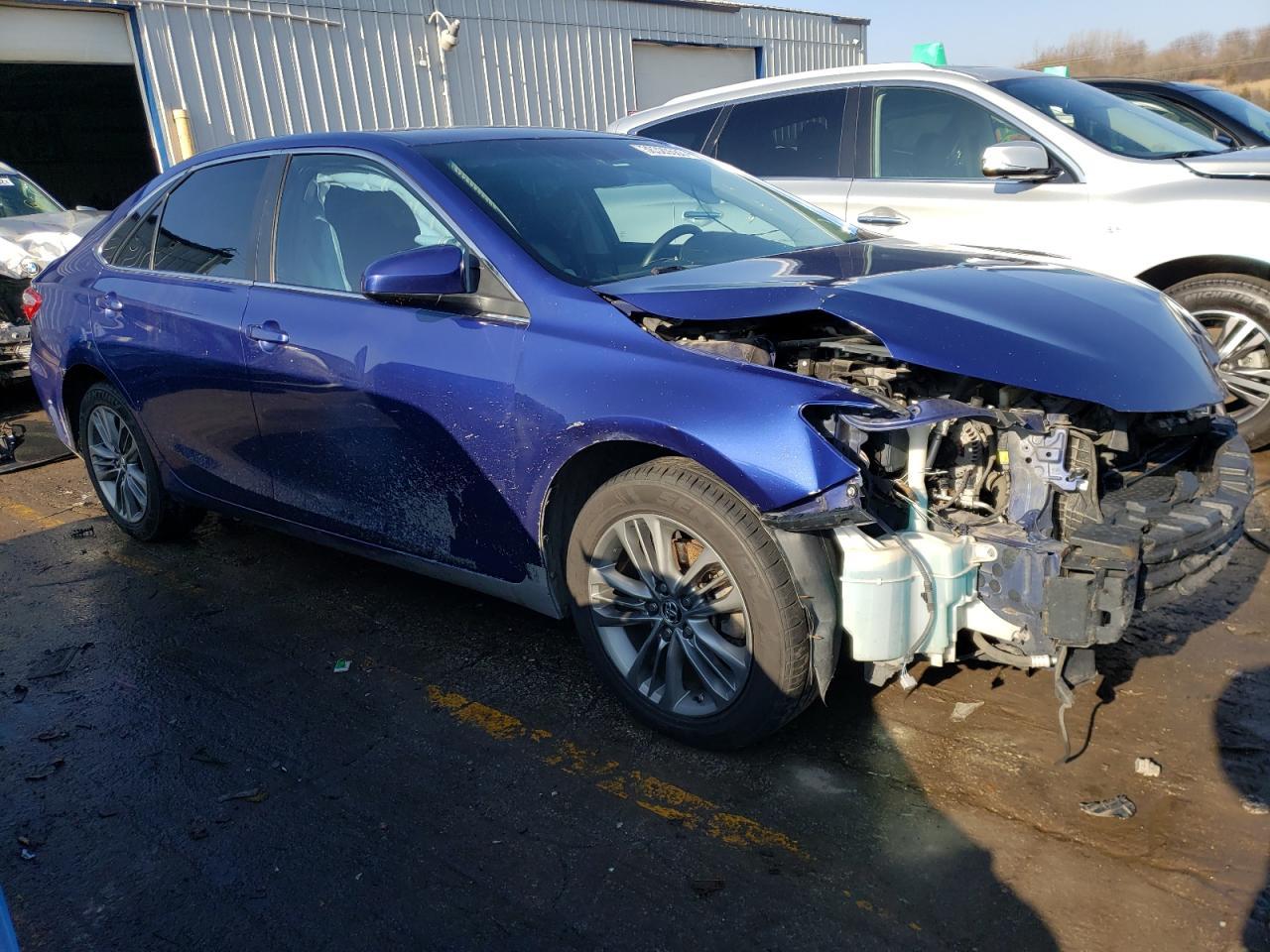 2015 Toyota Camry Le - Фото 4