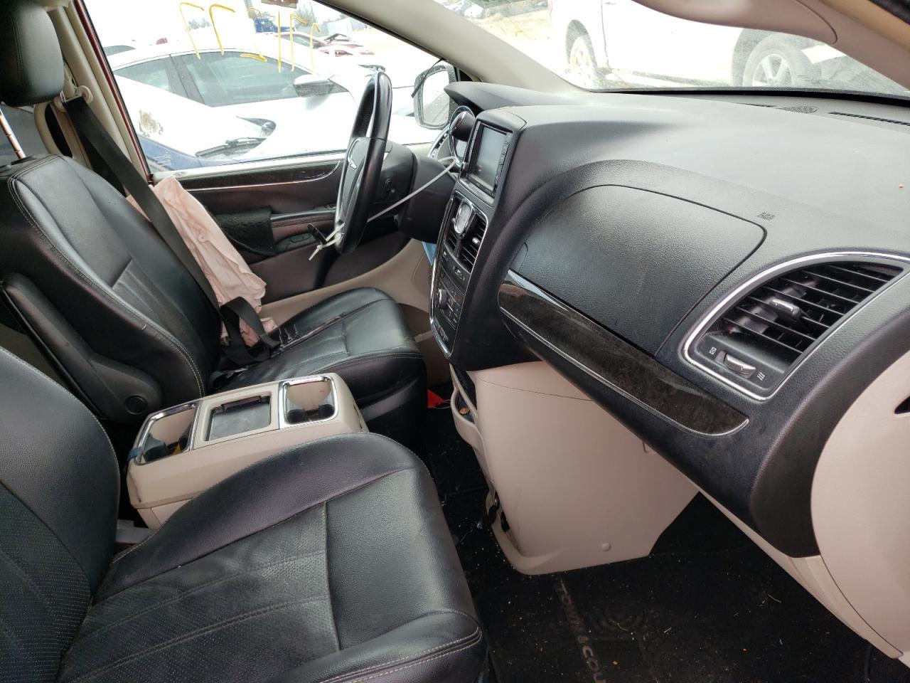 2013 Chrysler Town & Country Touring L - Фото 7