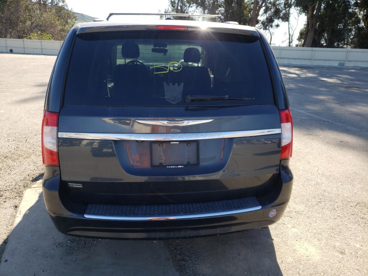 2013 Chrysler Town & Country Touring - Фото 6