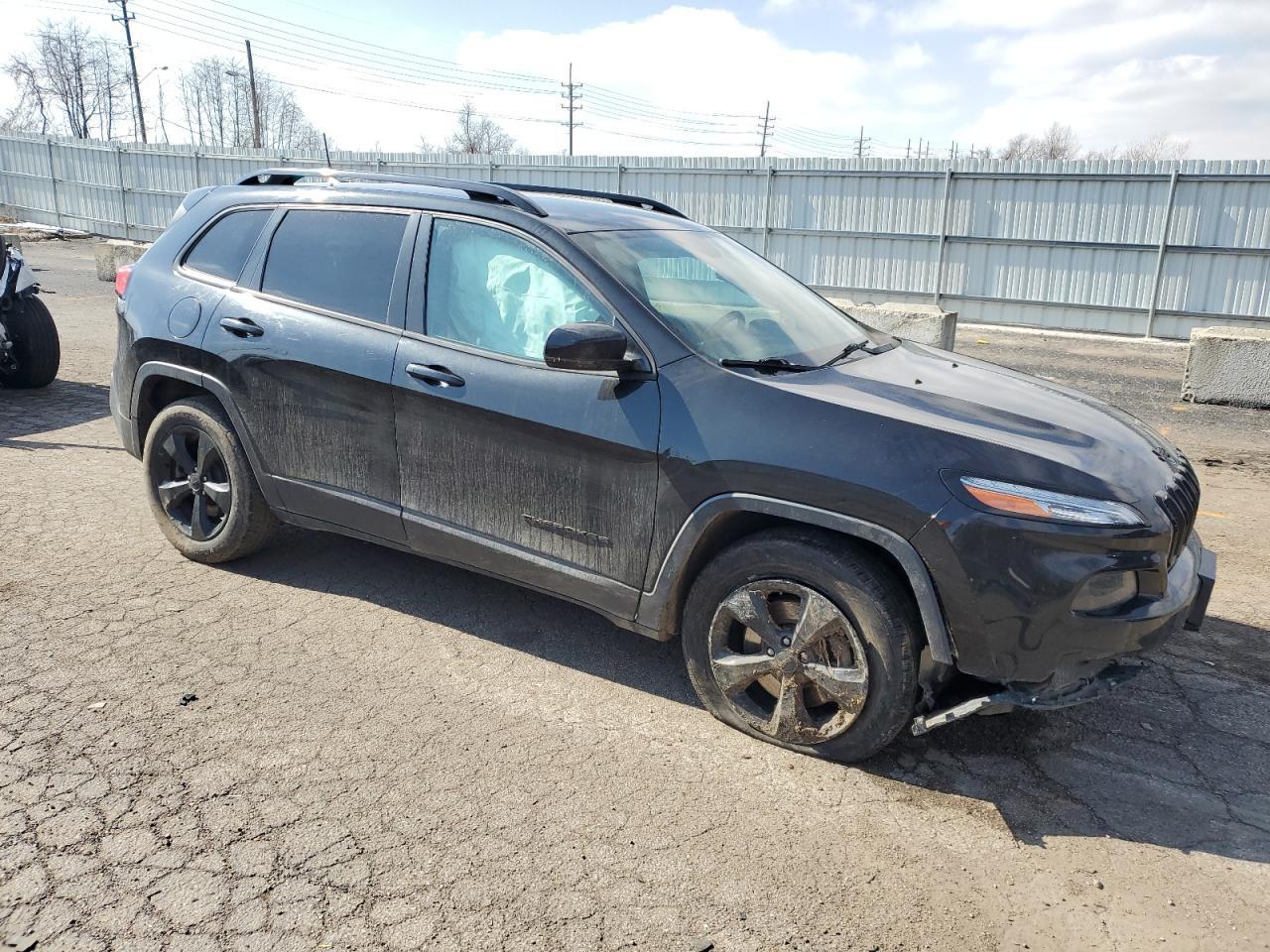 2016 Jeep Cherokee Latitude - Image 4
