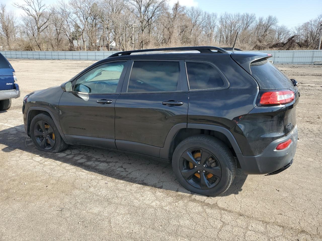 2016 Jeep Cherokee Latitude - Image 2