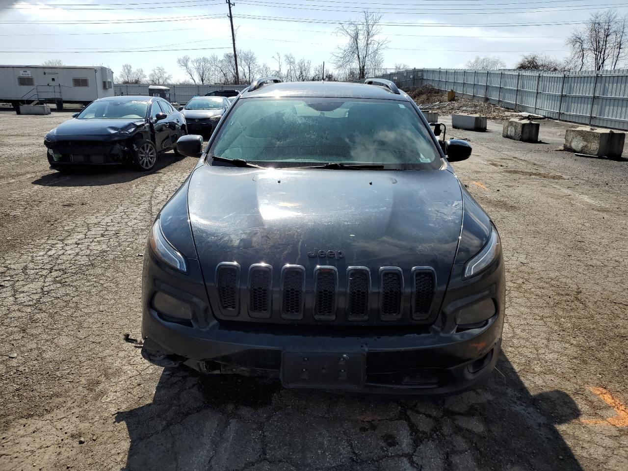 2016 Jeep Cherokee Latitude - Image 5