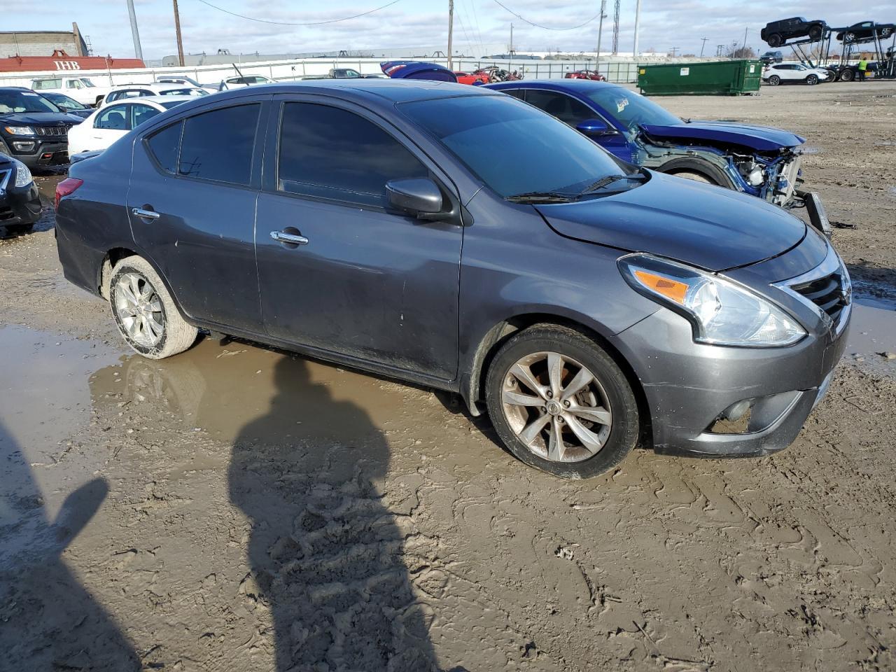 2017 Nissan Versa S - Фото 4