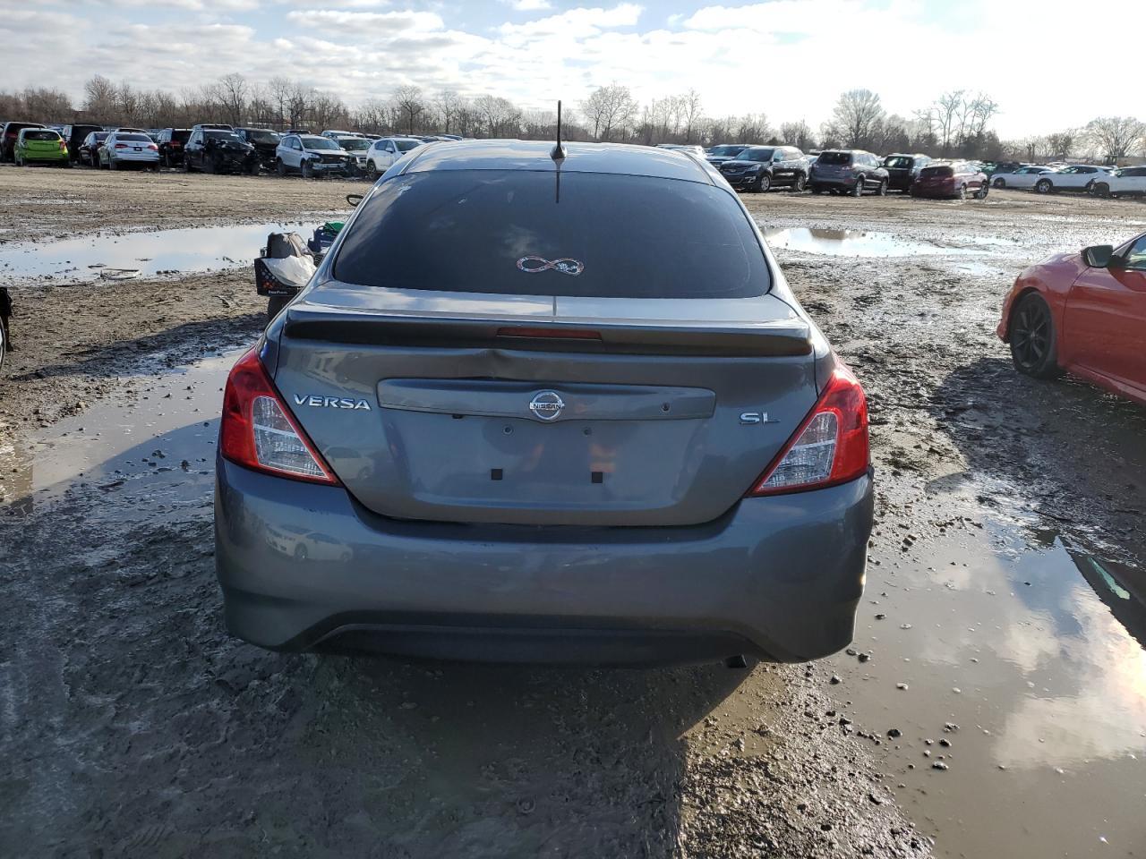 2017 Nissan Versa S - Фото 6
