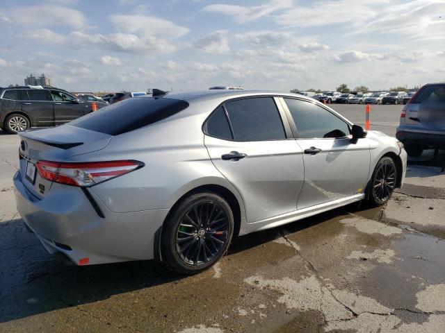 2020 Toyota Camry Se - Фото 3