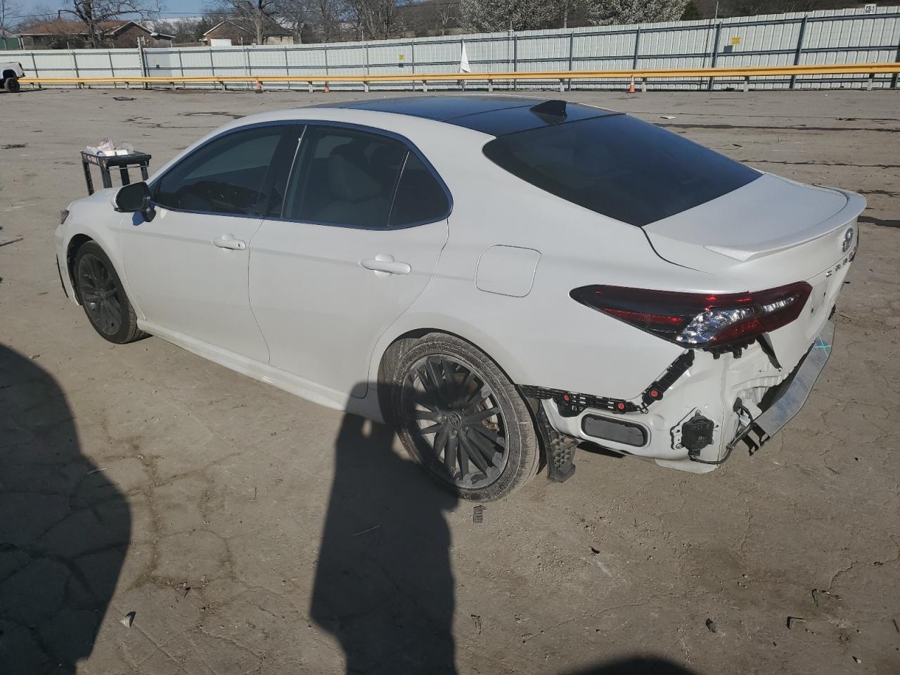 2021 Toyota Camry Xse - Фото 2