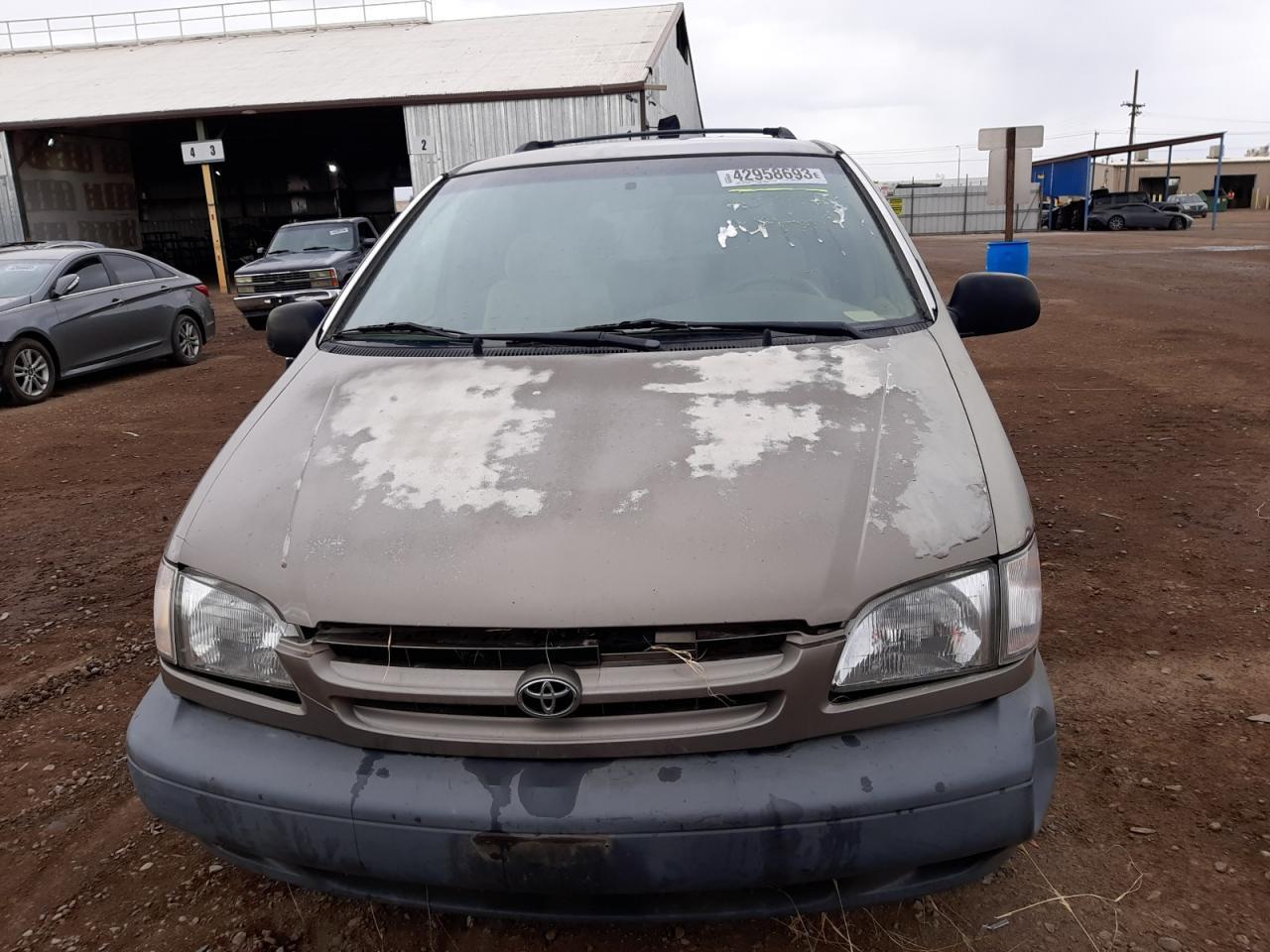 1998 Toyota Sienna Le - Image 5