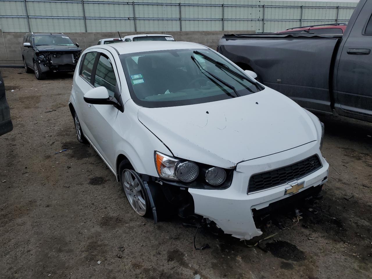 2016 Chevrolet Sonic Lt - Image 4