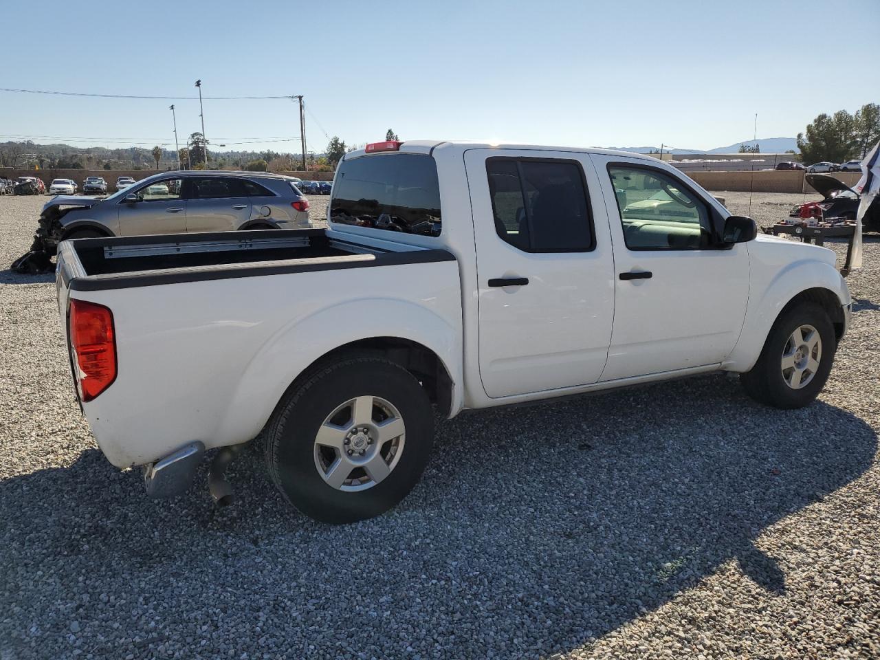 2008 Nissan Frontier Crew Cab Le - Image 3