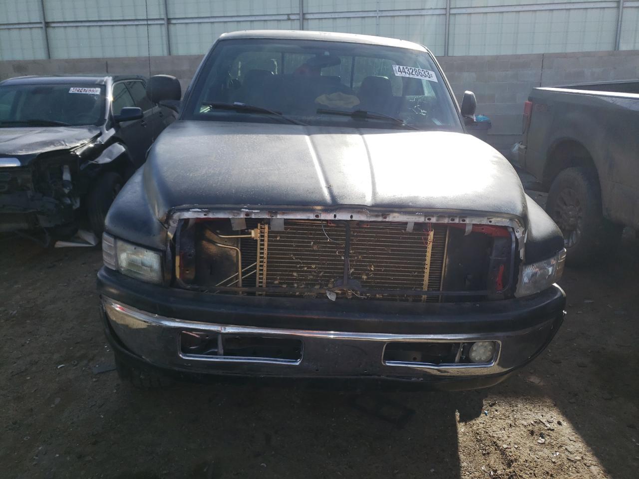 2002 Dodge Ram 2500 - Фото 5