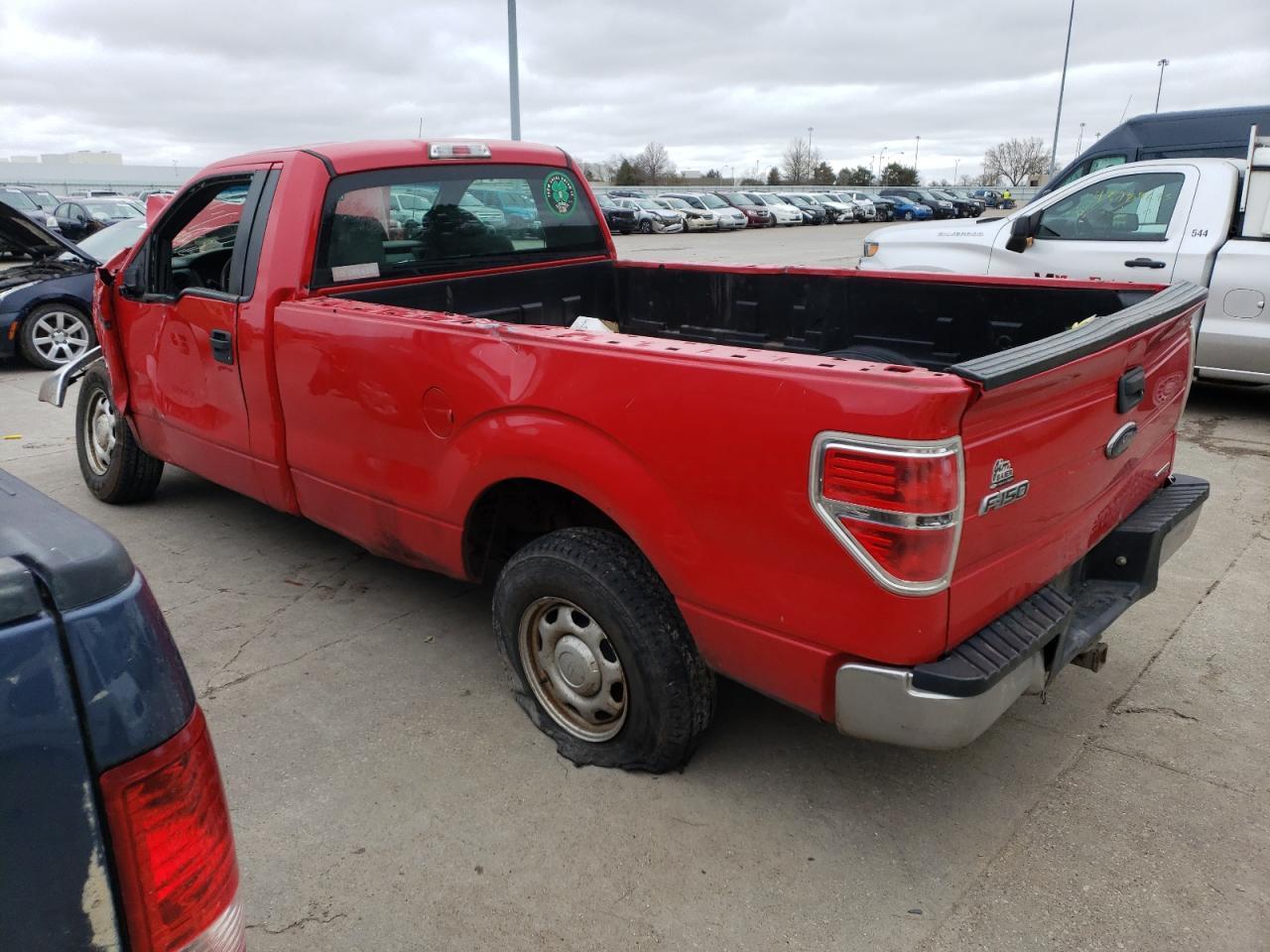 2013 Ford F150 - Фото 2