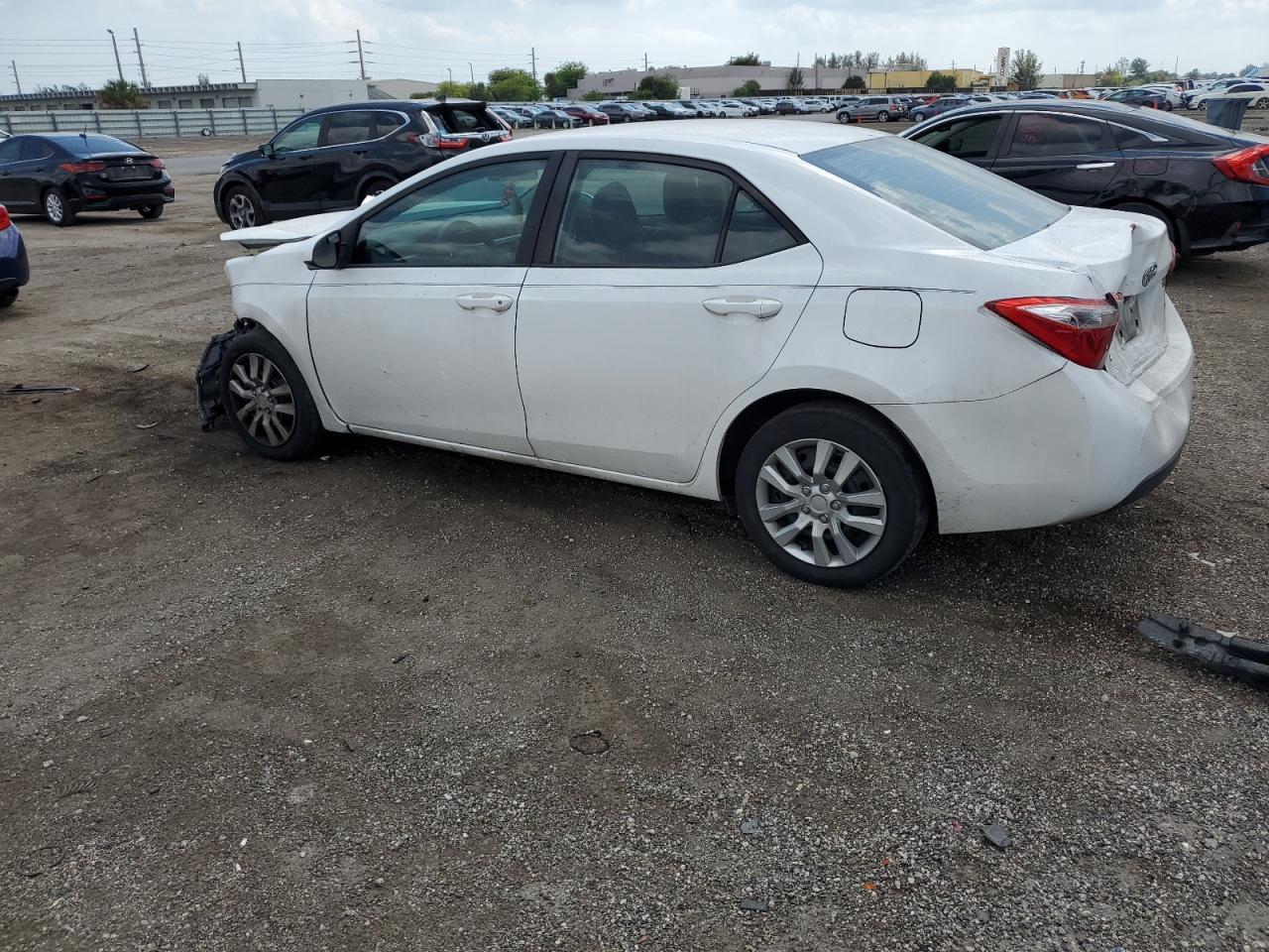 2016 Toyota Corolla L - Фото 2