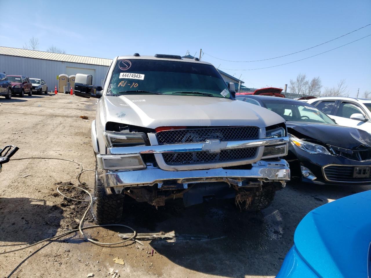 2004 Chevrolet Silverado K2500 Heavy Duty - Фото 5
