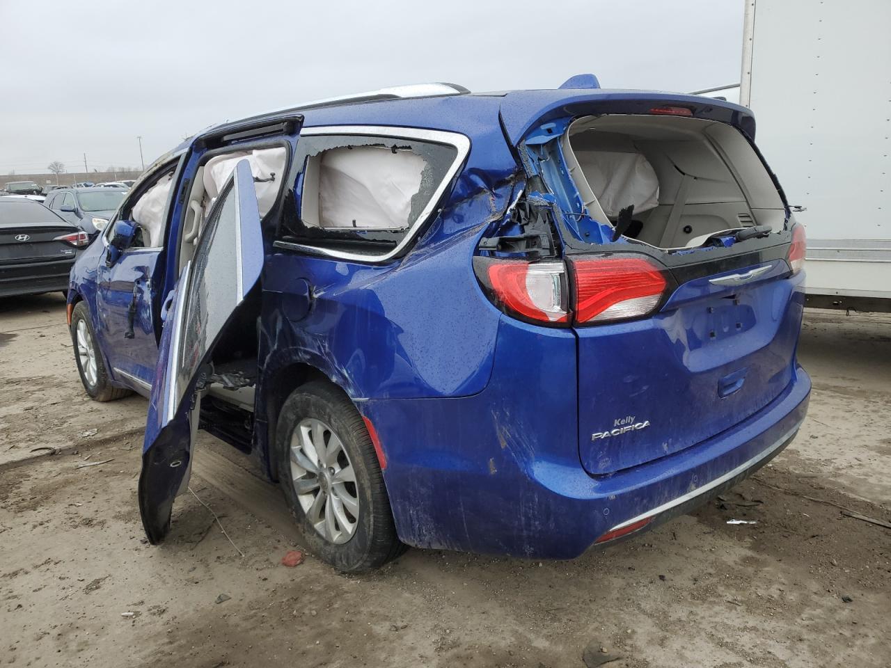 2019 Chrysler Pacifica Touring L - Фото 2