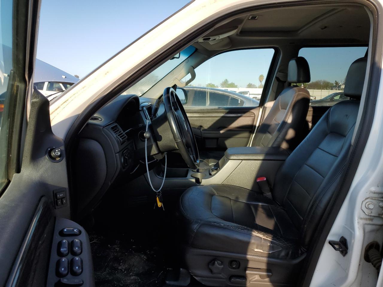 2002 Ford Explorer Limited - Image 7