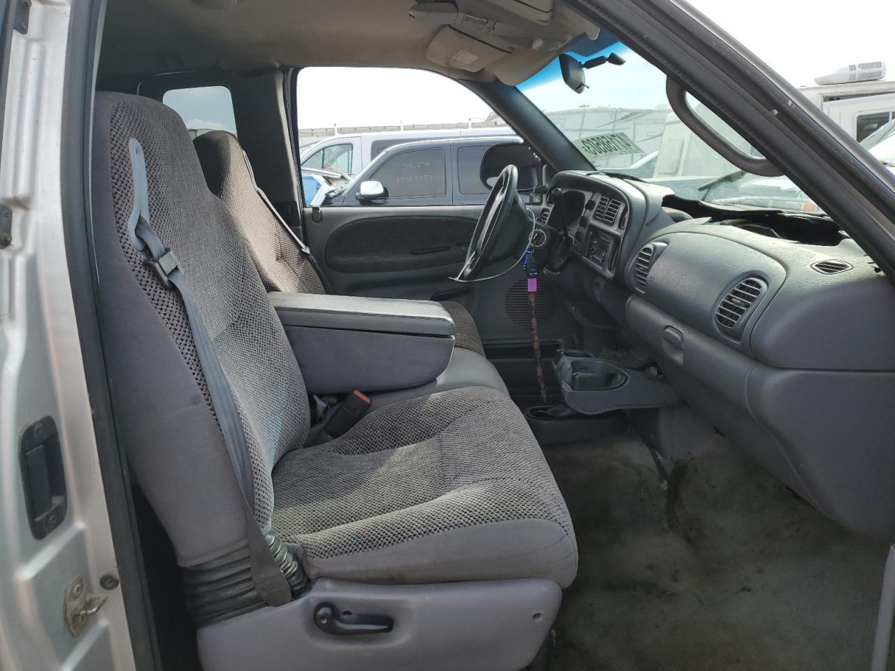 2001 Dodge Ram 2500 - Фото 7