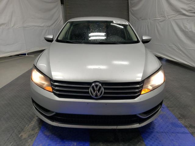 2012 Volkswagen Passat S - Фото 5