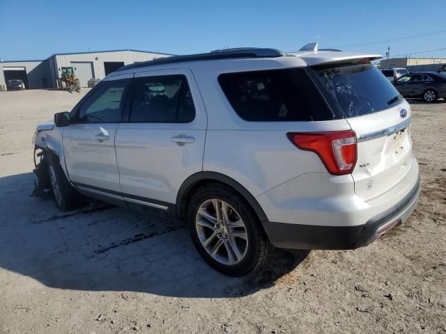 2017 Ford Explorer Xlt - Фото 2